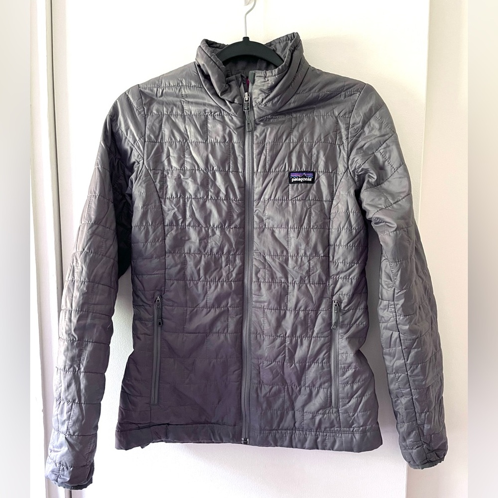 Patagonia Lightweight Gray Puffer Jacket with Stand-Up Collar